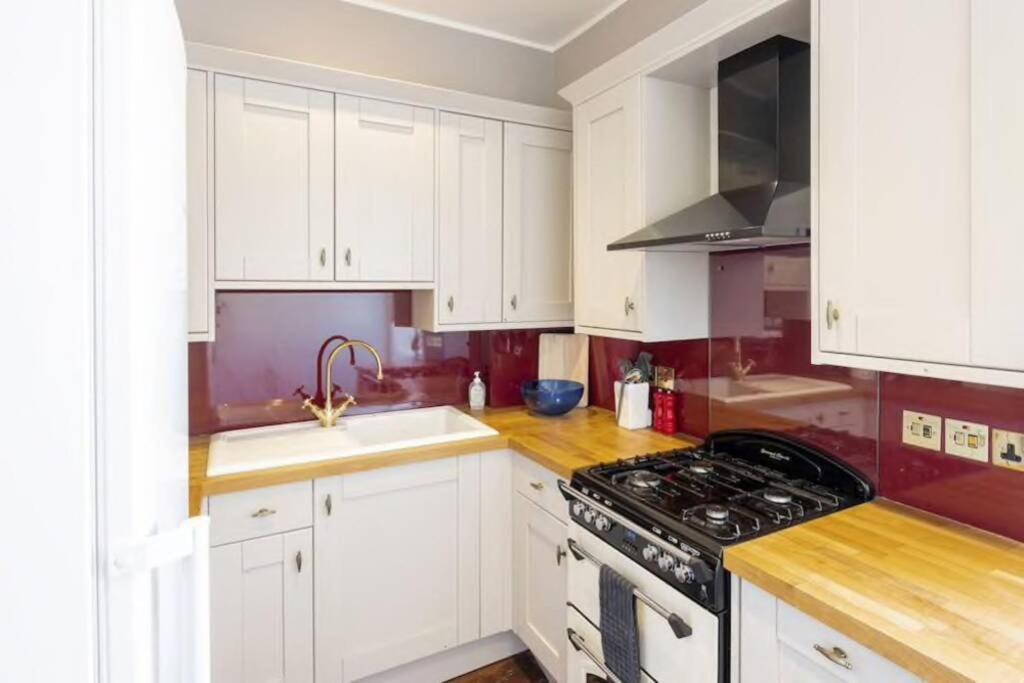 Georgian Apartment Located In The Center Of Bath. ภายนอก รูปภาพ