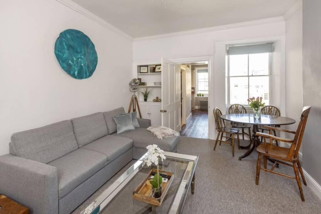 Georgian Apartment Located In The Center Of Bath. ภายนอก รูปภาพ