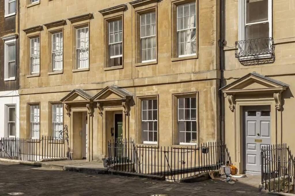 Georgian Apartment Located In The Center Of Bath. ภายนอก รูปภาพ