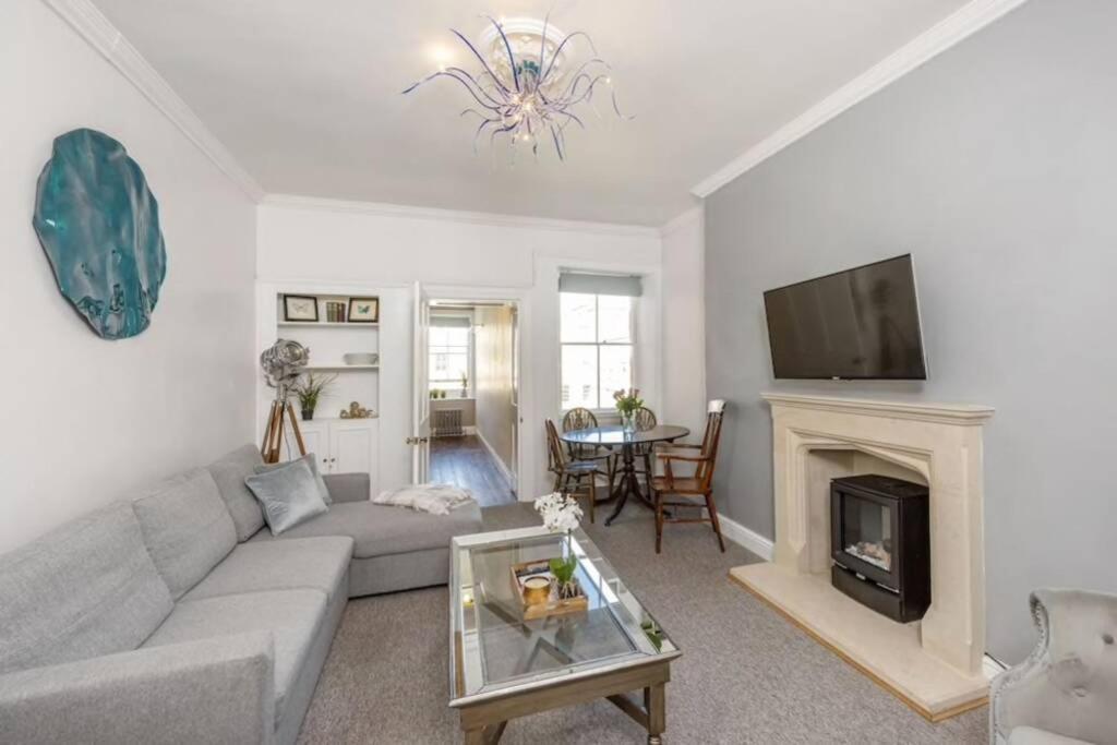 Georgian Apartment Located In The Center Of Bath. ภายนอก รูปภาพ