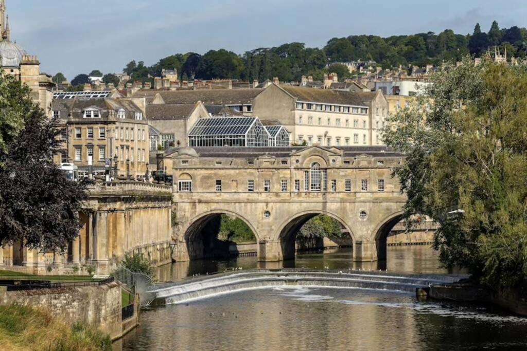 Georgian Apartment Located In The Center Of Bath. ภายนอก รูปภาพ